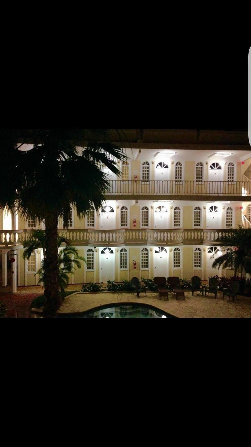 The Village Inn Carolina Exterior photo